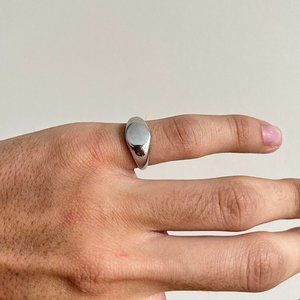 Vintage silver signet oval ring